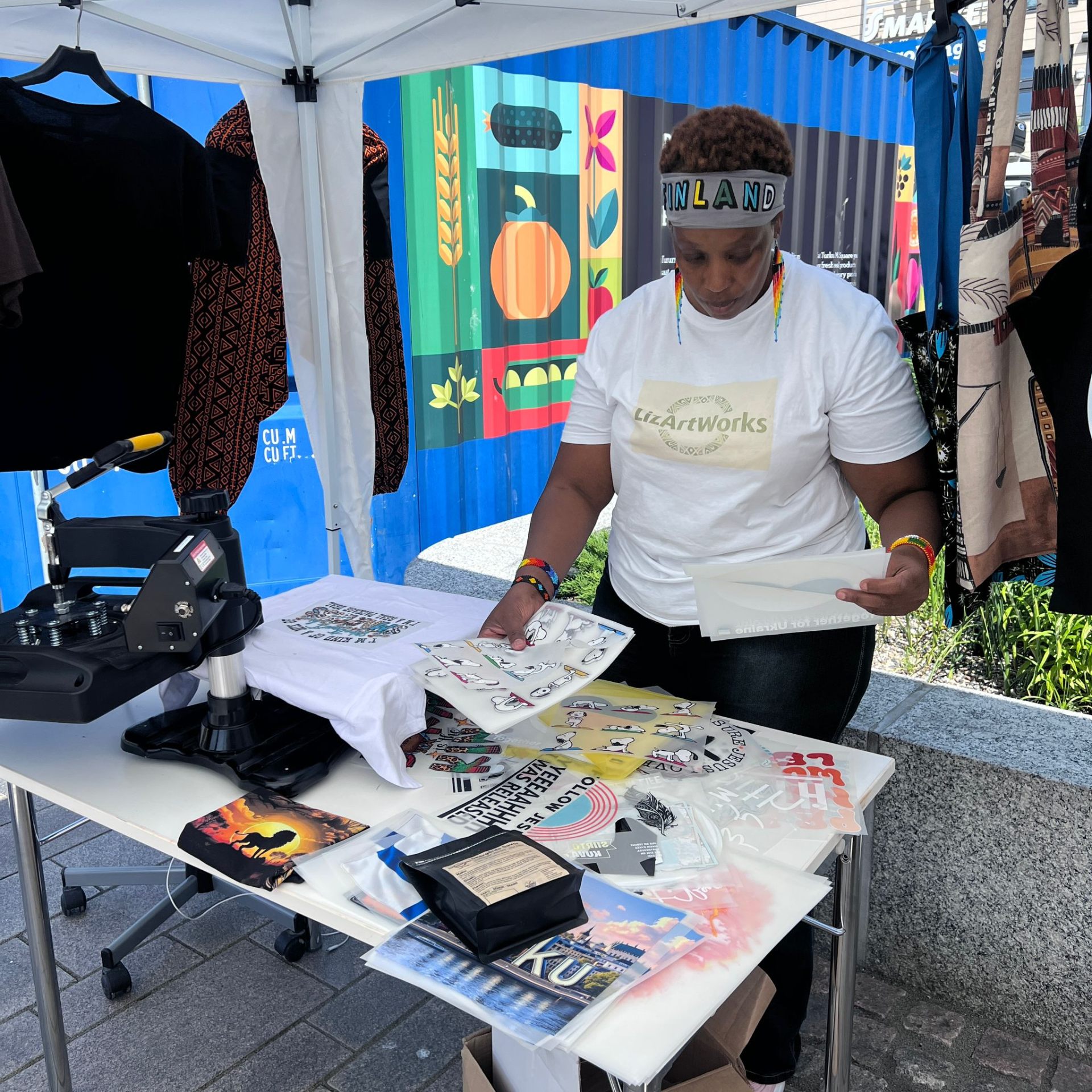 The Story Behind LizArtworks: From Uganda to Finland
